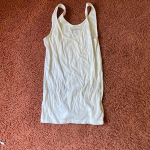 White Old Navy slim fit tank top
